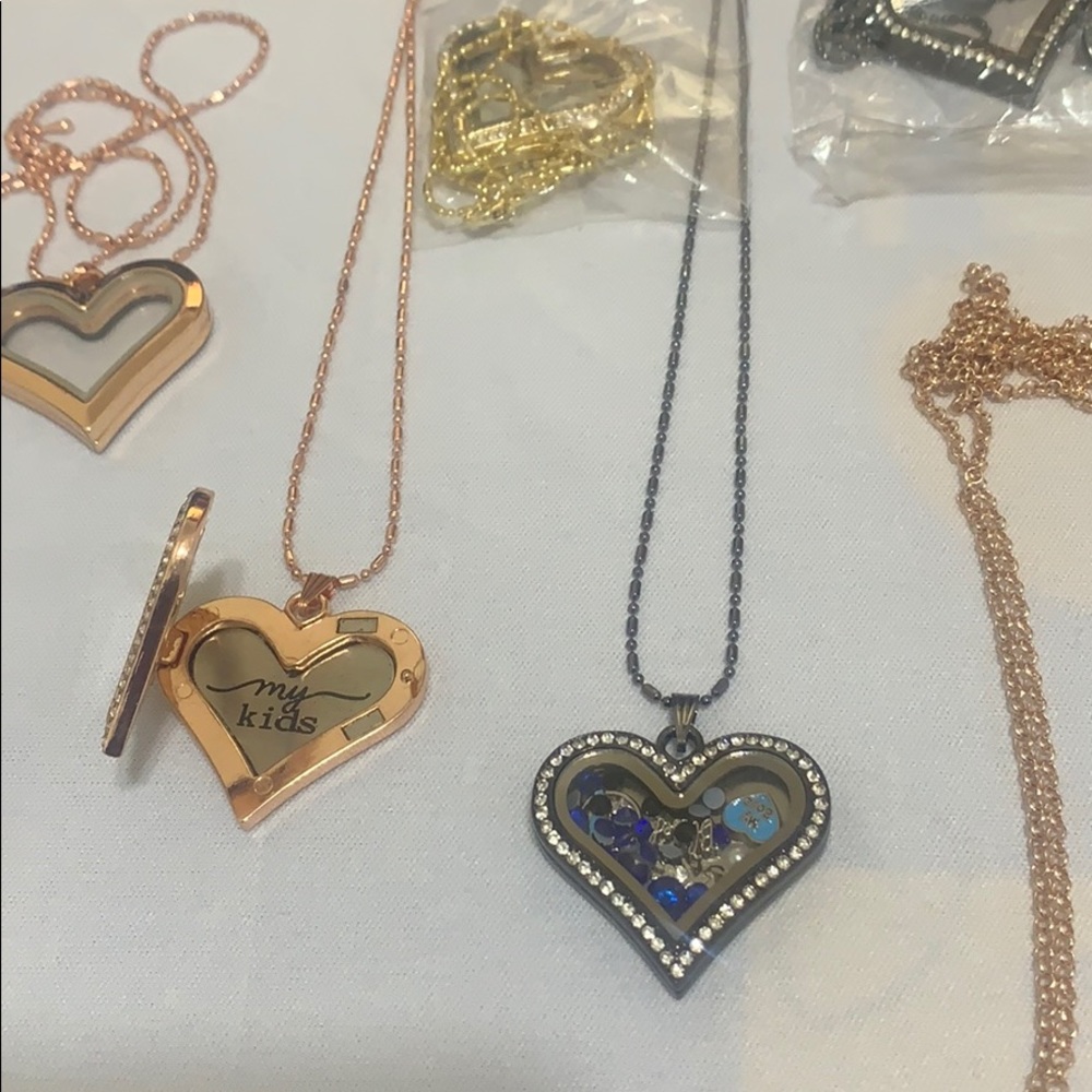 Floating Necklace - Picture 3 of 16